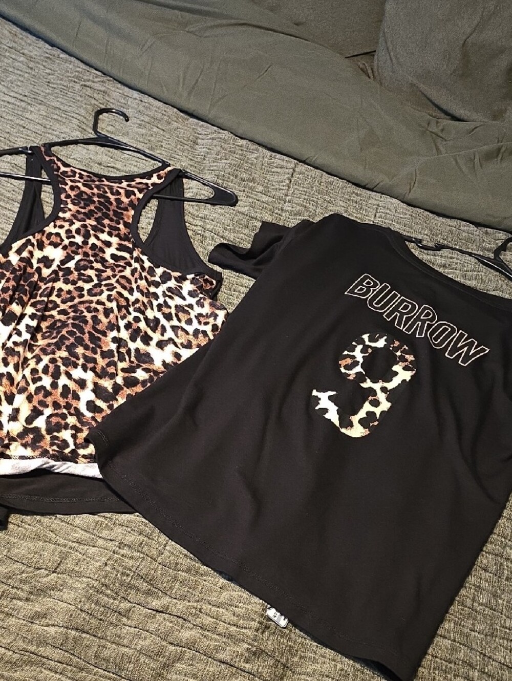 Women's Black Short Sleeve Tee & Tank Leopard Bengal Beautiful Tops Brand New M